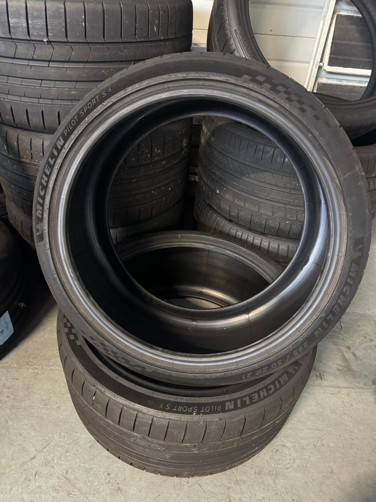 Michelin 295/30r21 102Y, Enlèvement