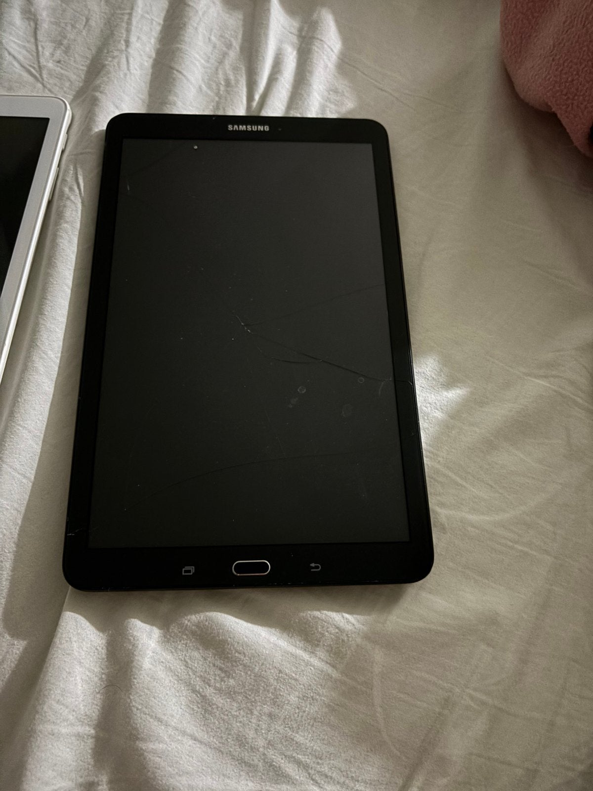 Samsung Galaxy Tab E – Defect – Voor onderdelen of herstel, Samsung galaxy tab E, Niet werkend, Gps, Wi-Fi en Mobiel internet