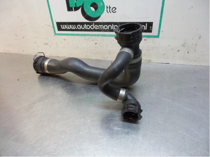 Tuyau (divers) d'un BMW 5-Serie (5-Serie 02-), -, 3 mois de garantie, Utilisé, -