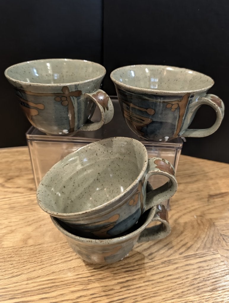 Ensemble 4 tasses en céramique faites à la main — teal/brun, Antiquités & Art, Antiquités | Céramique & Poterie, Enlèvement ou Envoi