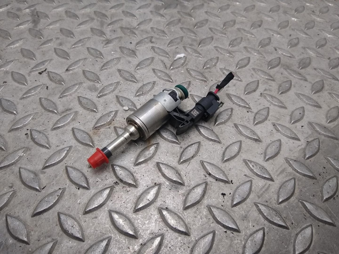 VOLKSWAGEN JETTA BRANDSTOF INJECTOR / VERSTUIVER 0261500374, Enlèvement ou Envoi, Utilisé, ARN reconnu