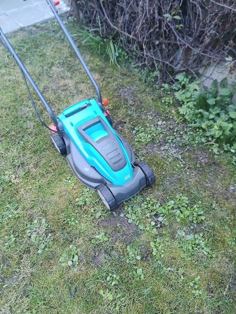 une tondeuse à gazon, Sac de ramassage, Enlèvement, Utilisé, Tondeuses à gazon électriques