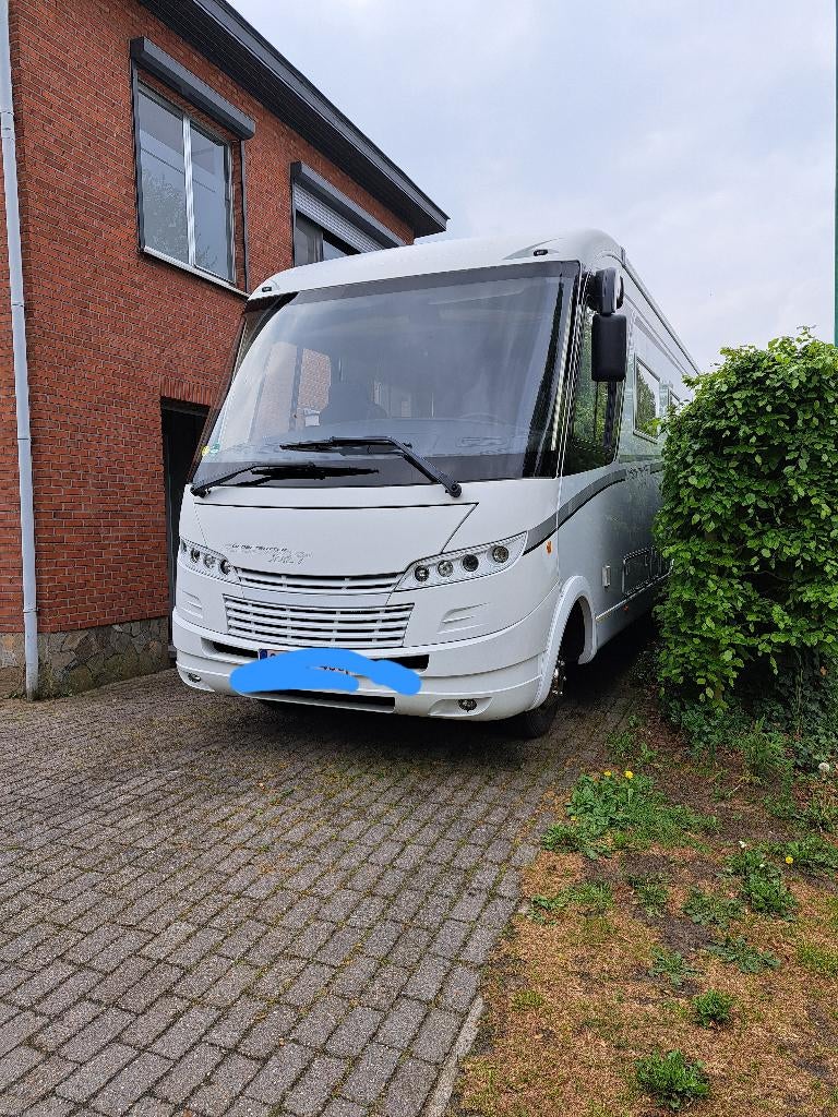 Dethleff xxl i globetrotter, Jusqu'à 4, Intégral, Réfrigérateur, Diesel