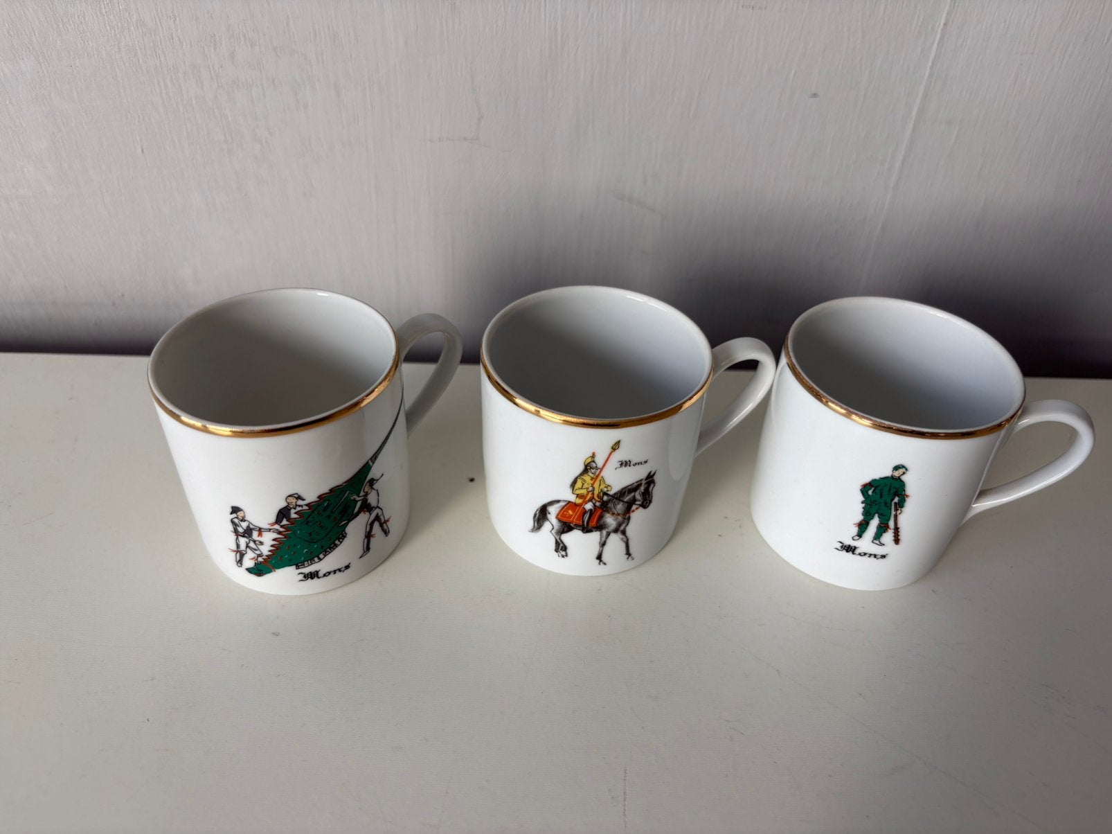 3 kopjes „COMBAT DIT LUMEÇON, MONS”, Ophalen of Verzenden