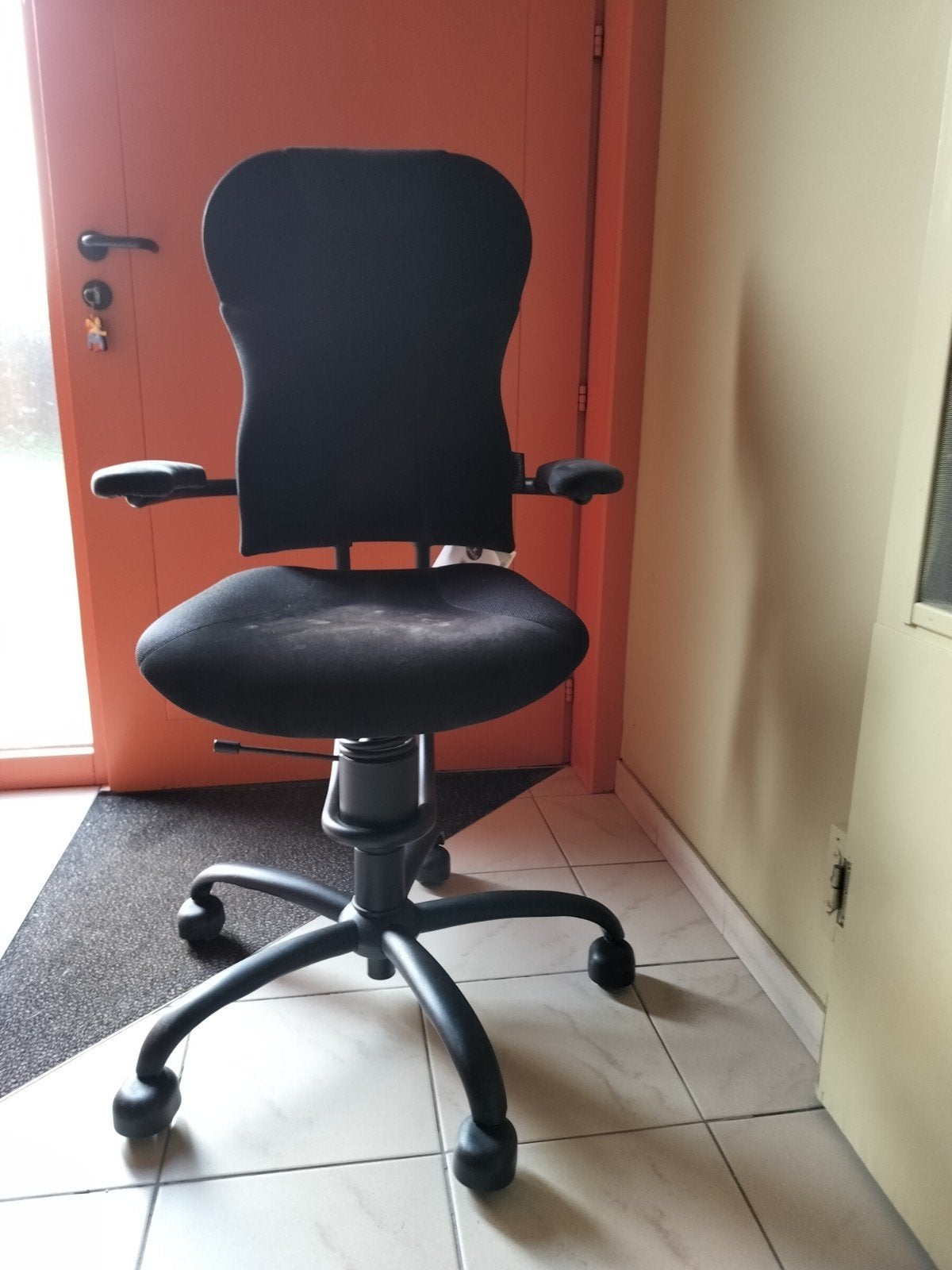 ergonomische bureaustoel Spinalis, Ophalen, Zwart, Zo goed als nieuw, Bureaustoel