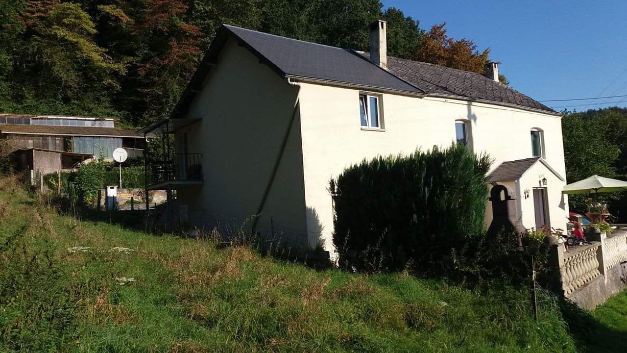 Immeuble a rapport de 4 logements, 9 pièces, 500 m², 500 à 1000 m², Province de Namur