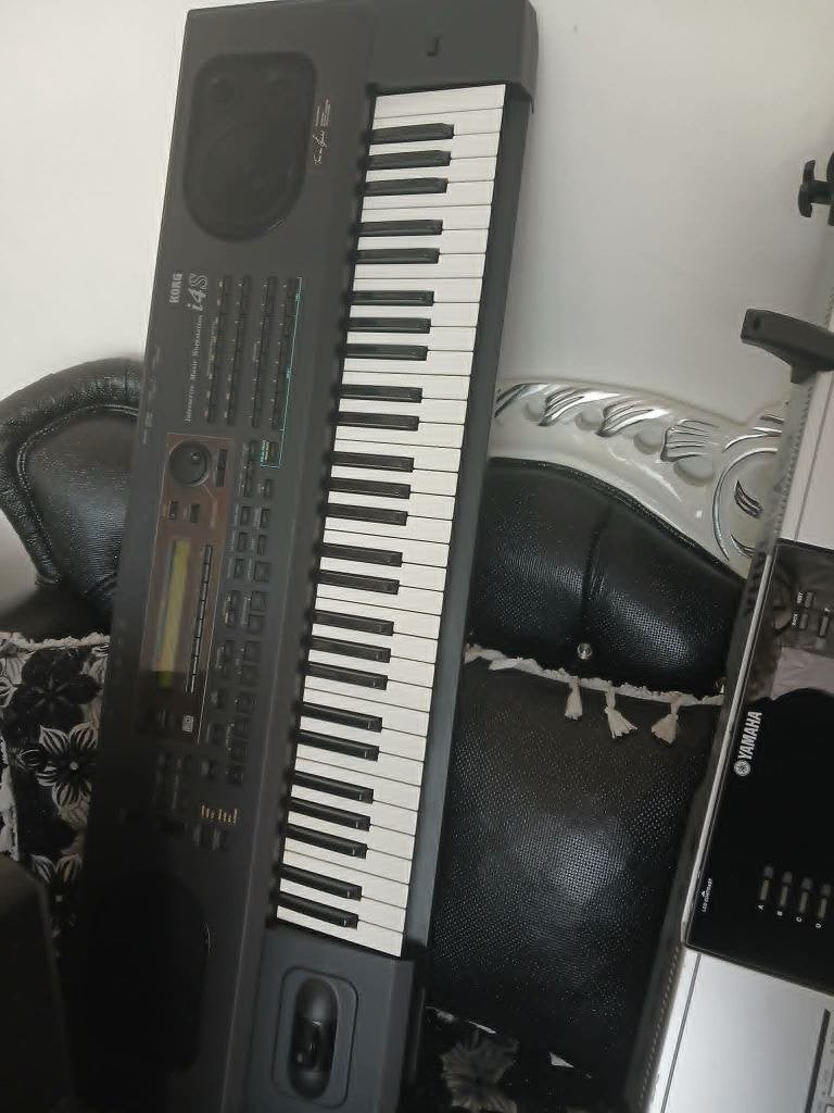 korg i4s keyboard professionel, Muziek en Instrumenten, Ophalen, Zo goed als nieuw, 61 toetsen, Korg