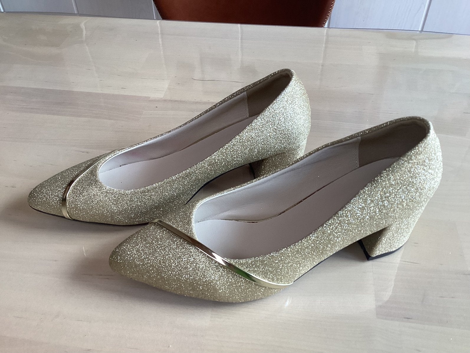 Chaussures chatoyantes. Taille 37. Nouveau., Enlèvement ou Envoi, Neuf