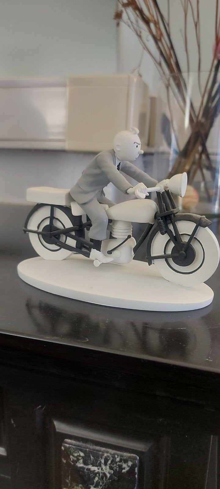 ​Superbe Figurine de Collection Tintin : "Tintin à Moto"
​Ma, Collections, Enlèvement ou Envoi, Comme neuf, Humain