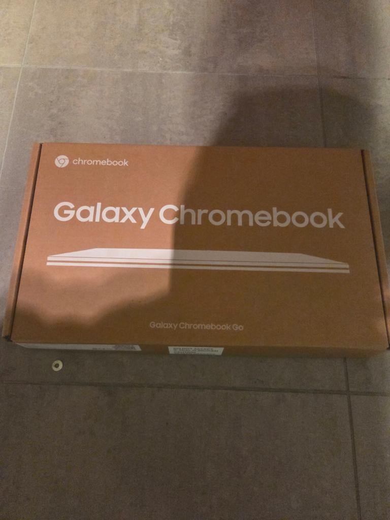Galaxy chromebook go - nieuw nooit ingeschakeld, Computers en Software, Netwerk switches, Ophalen, Nieuw