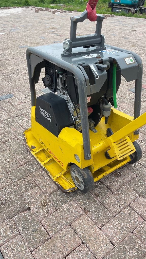 Wacker Neuson Trilplaat, Enlèvement