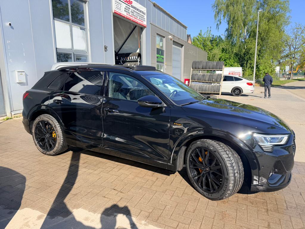 Audi e-tron Q8 model 55 S-Line, Auto's, Audi, Q8 e-tron, Vierwielaandrijving, Dealer onderhouden, Elektrisch