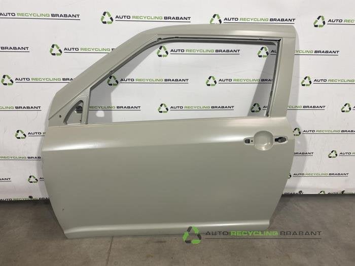 Portière 4portes avant droite d'un Suzuki Swift, Autos : Pièces & Accessoires, -, 3 mois de garantie, Utilisé, Porte