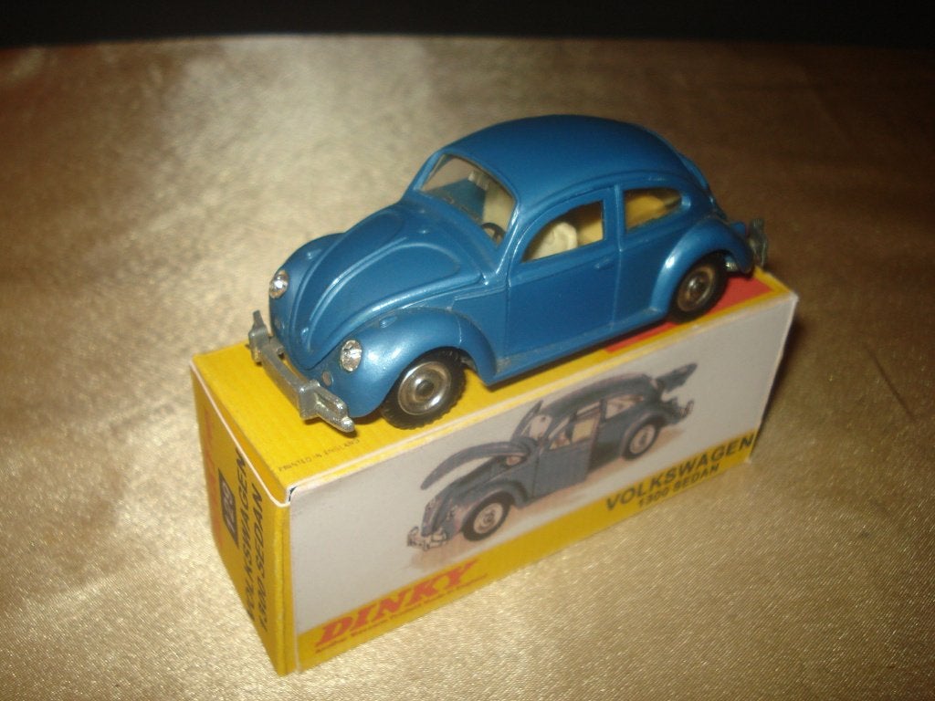 DINKY TOYS Ancienne Volkswagen 1300 Sedan + Boîte, Ophalen of Verzenden, Zo goed als nieuw, Auto, Dinky Toys