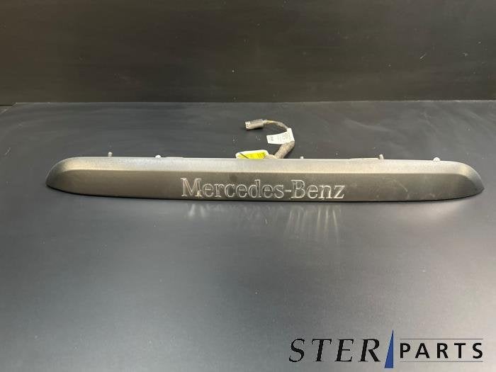 Poignée hayon d'un Mercedes Vito (040), 3 mois de garantie, Utilisé, -, -