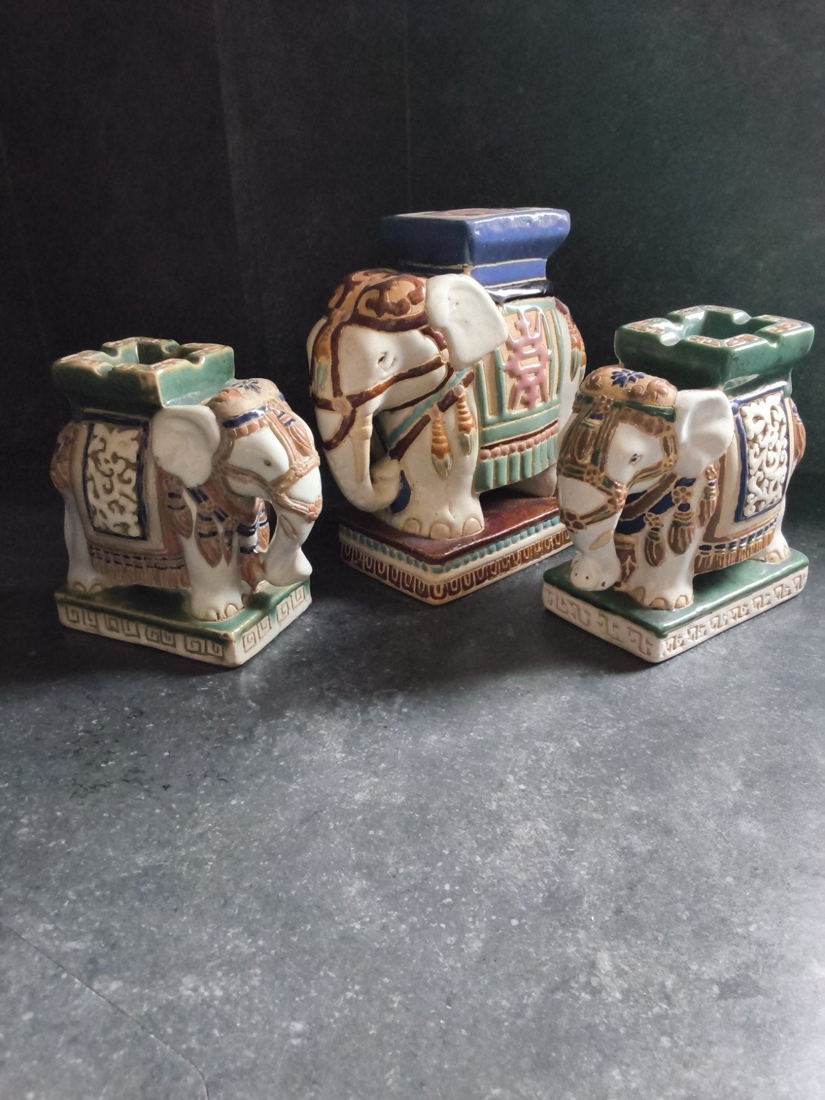 Decoratieve  olifanten  keramiek, Ophalen