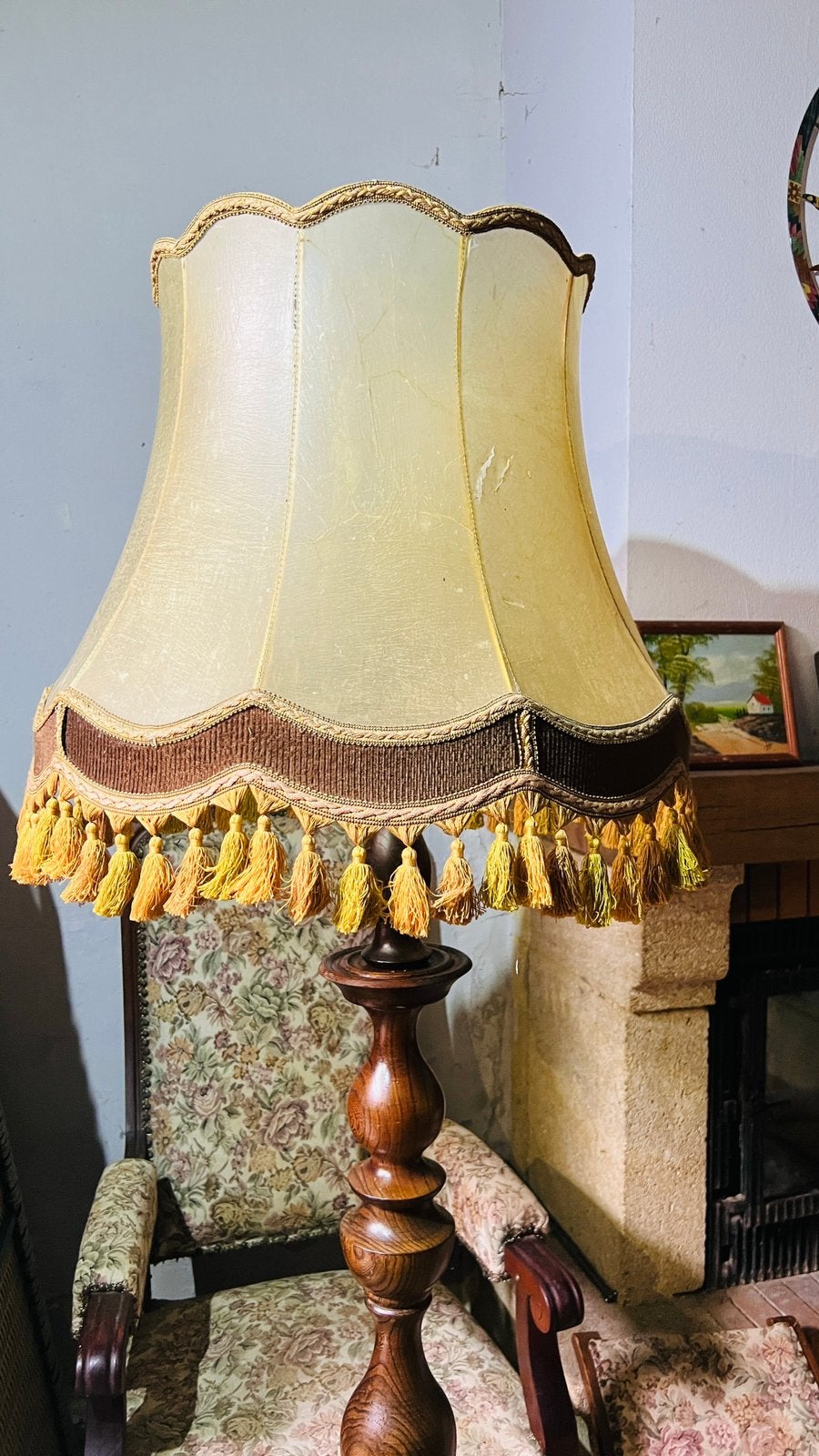 Magnifique lampadaire vintage en bois et cuir, Maison & Meubles, Enlèvement, Comme neuf, Lampadaire, Bois