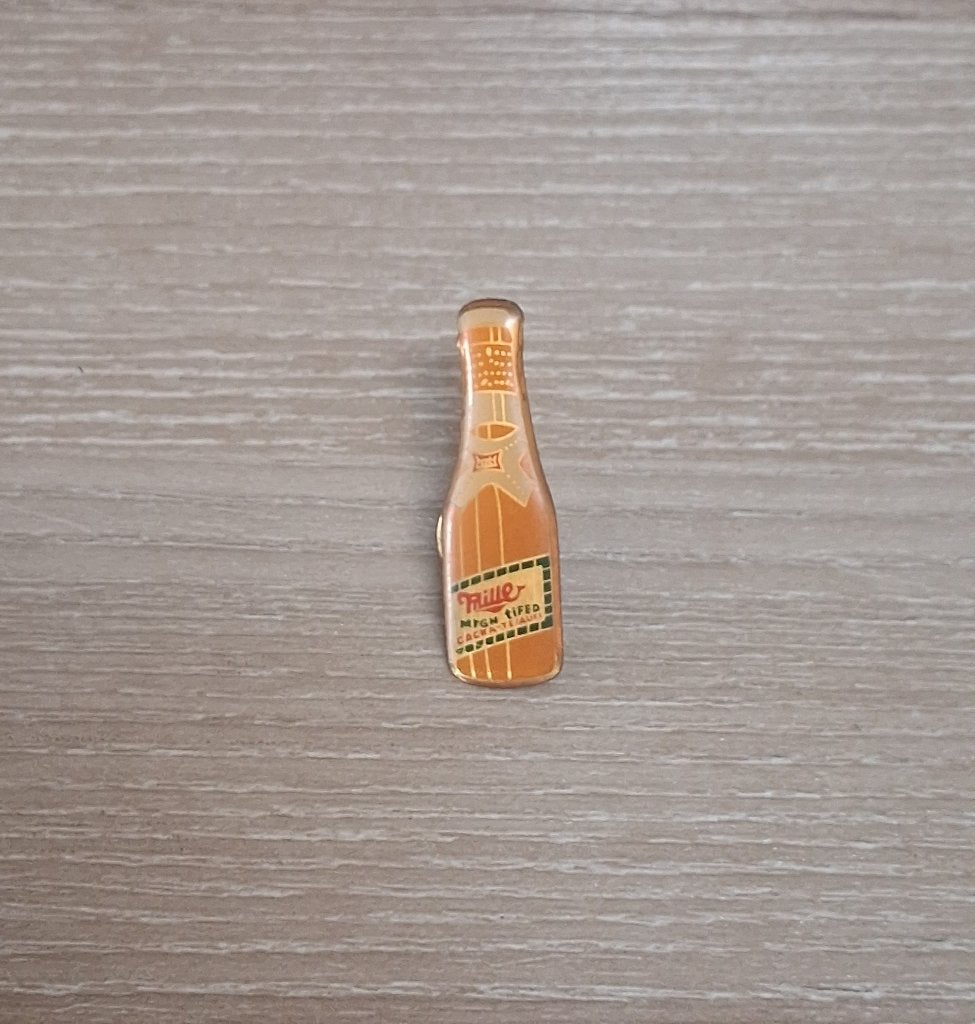 PIN - MILLER - BIER - BEER - BIÈRE, Envoi, Utilisé, Marque, Insigne ou Pin's