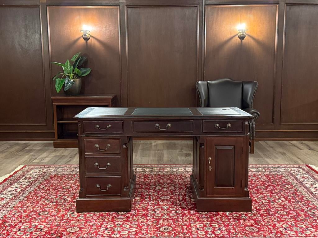 Klassiek Engels bureau #648, Huis en Inrichting, 150 cm, Hout, Bruin, Ophalen of Verzenden