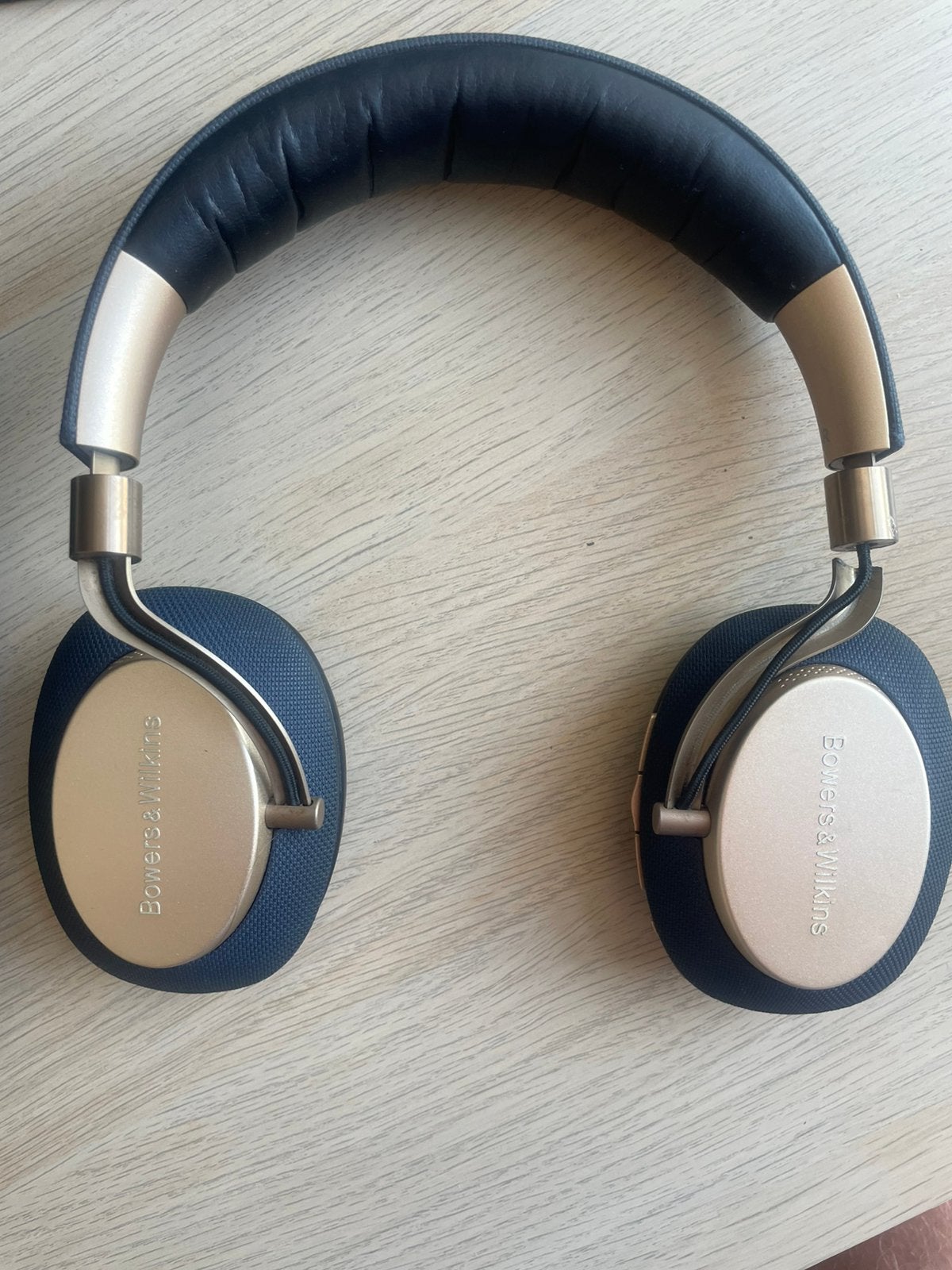 Bowers & Wilkins PX Wireless gold, defect: one arm loose, Audio, Tv en Foto, Hoofdtelefoons, Ophalen, Draadloos, On-ear, Bowers & Wilkins