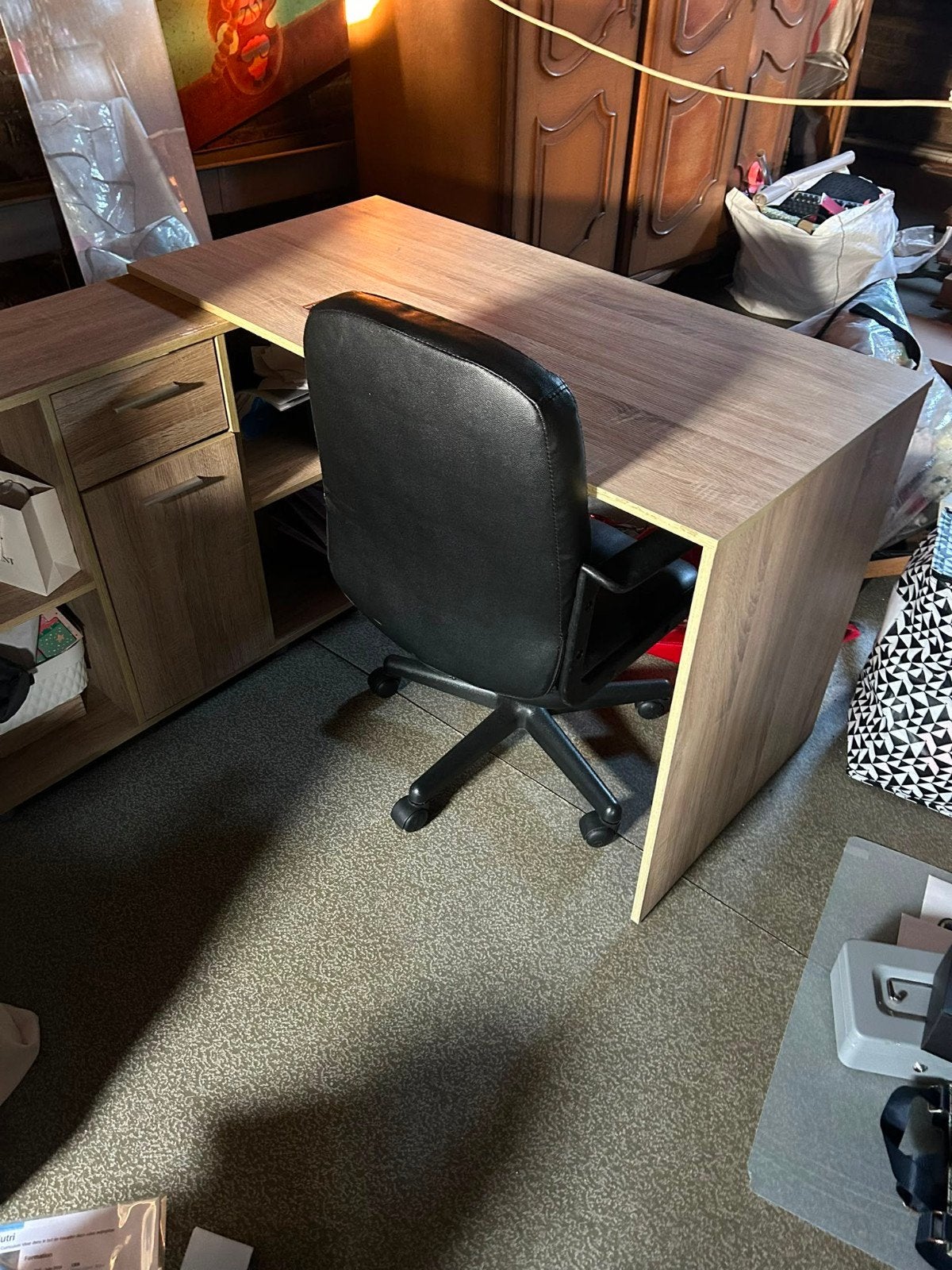 AV bureau d'angle avec chaise, Enlèvement