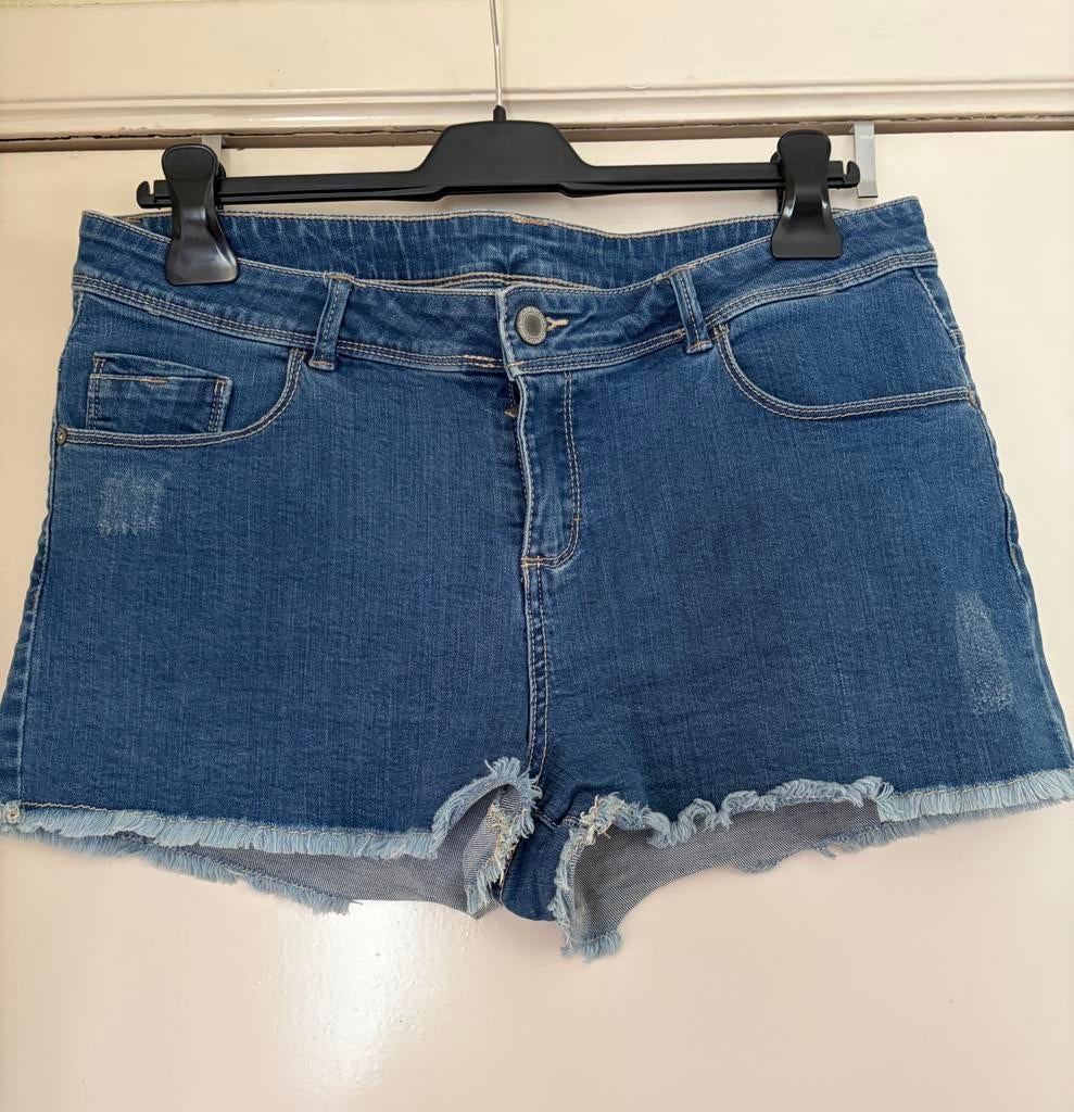 Short jean  GROGGY – Taille 44, Vêtements | Femmes, Enlèvement ou Envoi, Comme neuf