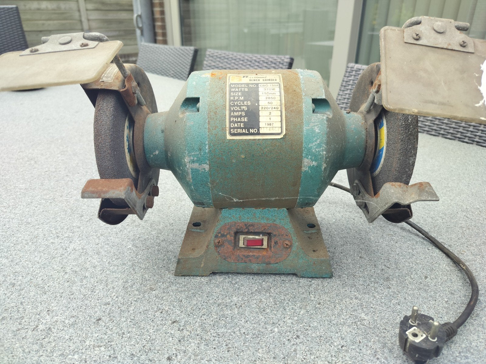 Slijpmolen - slijpmachine 220v, Ophalen, Gebruikt, Minder dan 700 watt, Werkbankslijpmachine