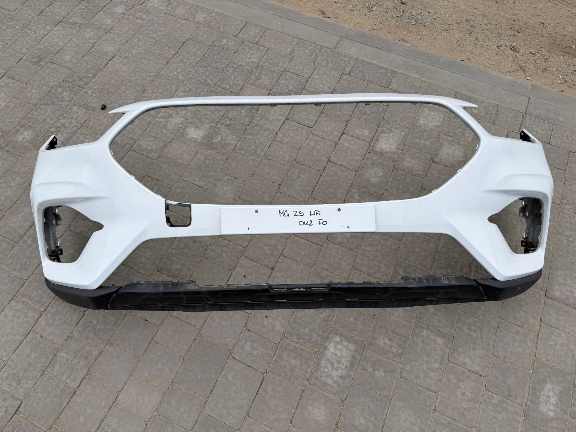 MG ZS Voorbumper Voor, Gebruikt, Voor, Bumper, SAIC Motor UK Technical Centre Limited