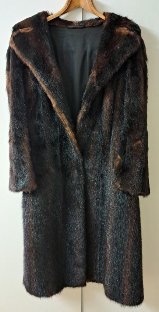 Manteau en fourrure de vison, Enlèvement