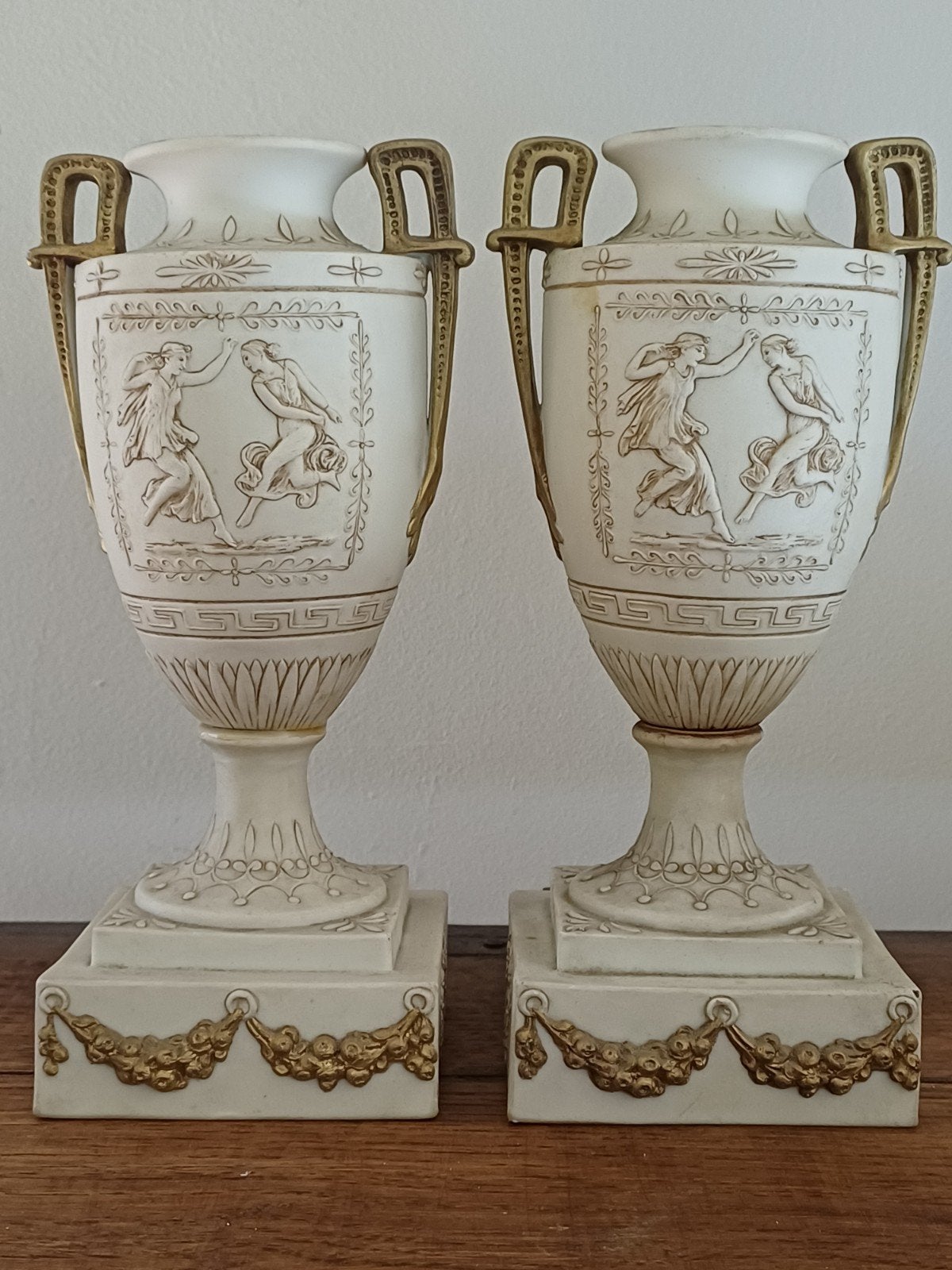 2 figurines urnes anciennes - XIXe siècle, Enlèvement ou Envoi