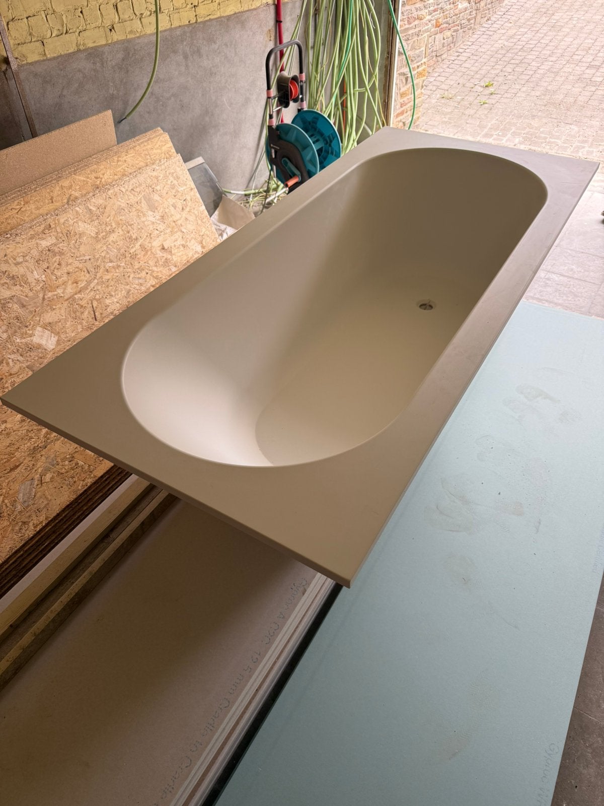 Villeroy & Boch - Baignoire encastrée Oberon, Maison & Meubles, Salle de bain | Meubles de Salle de bain, Enlèvement