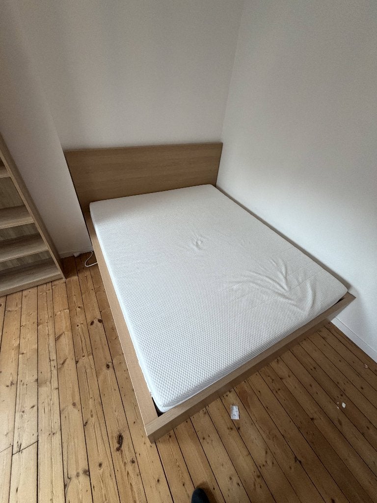 Lit IKEA MALM 160x200 + sommier Lönset + matelas, Maison & Meubles, Beige, Comme neuf, Enlèvement, Deux personnes
