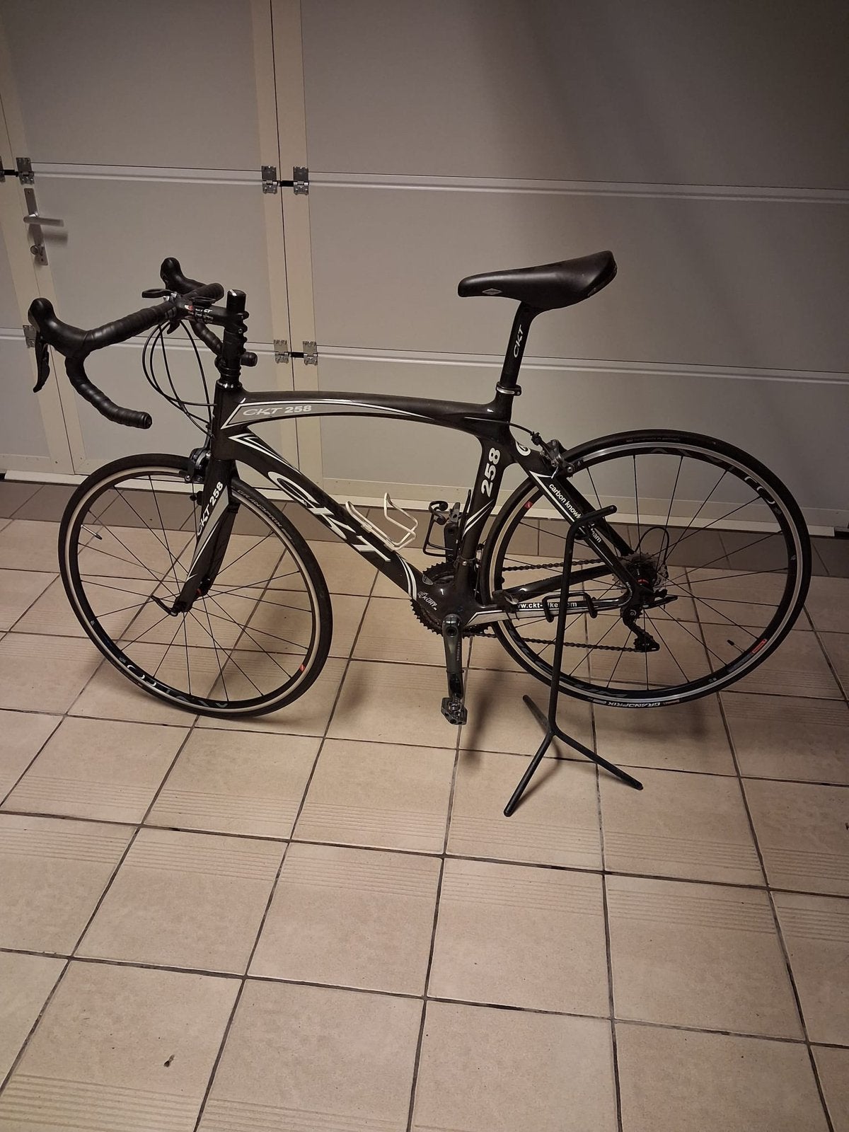 Vélo de course CKT (carbone) taille 54., Vélos & Vélomoteurs, Enlèvement, Comme neuf, Autres marques