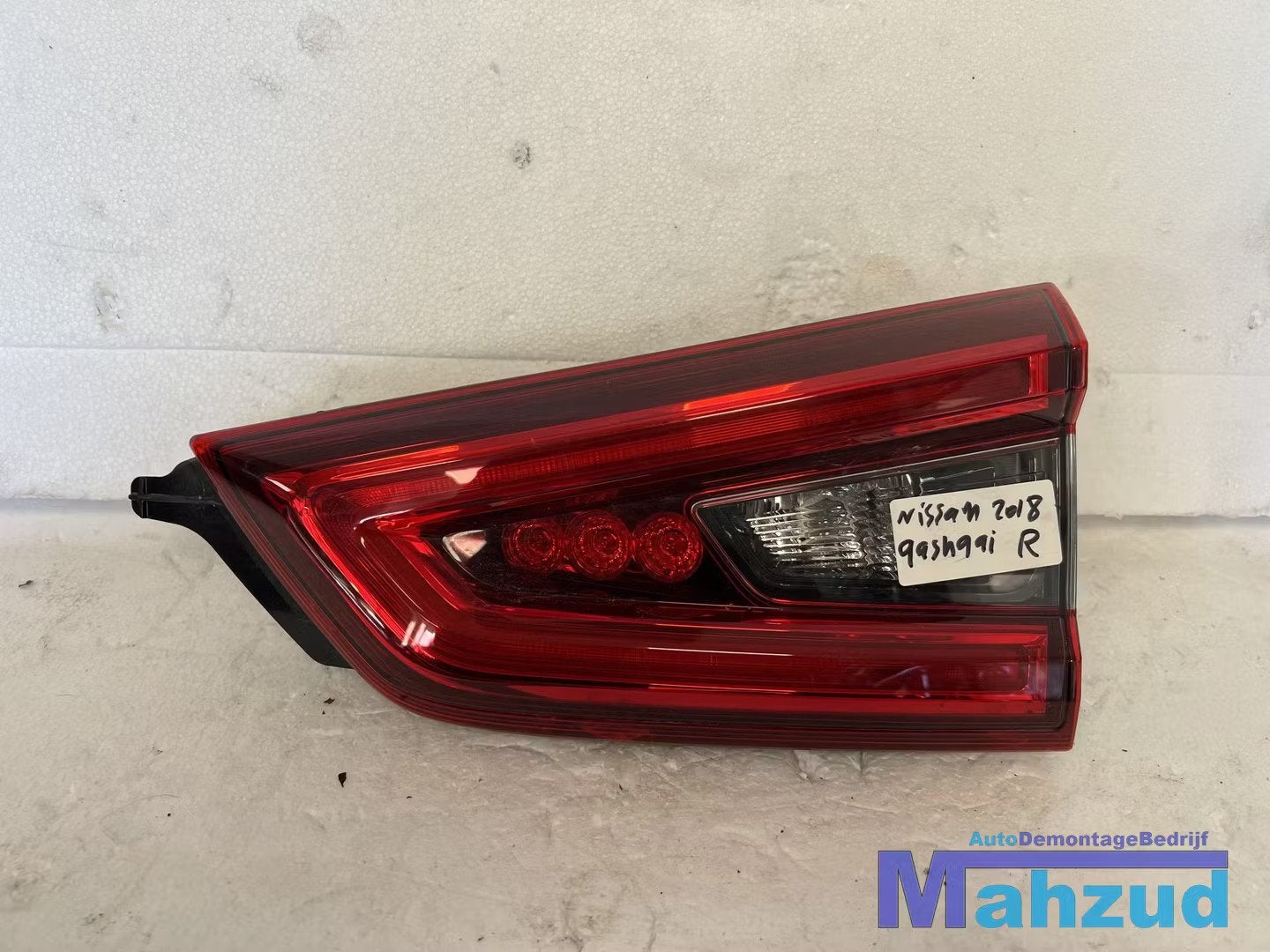 NISSAN QASHQAI 2 J11 Rechts binnen achterlicht 2013-2021, Takashima 1-chome 1-1
220-8686  Yokohama, NISSAN_SR@mail.nissan.co.jp