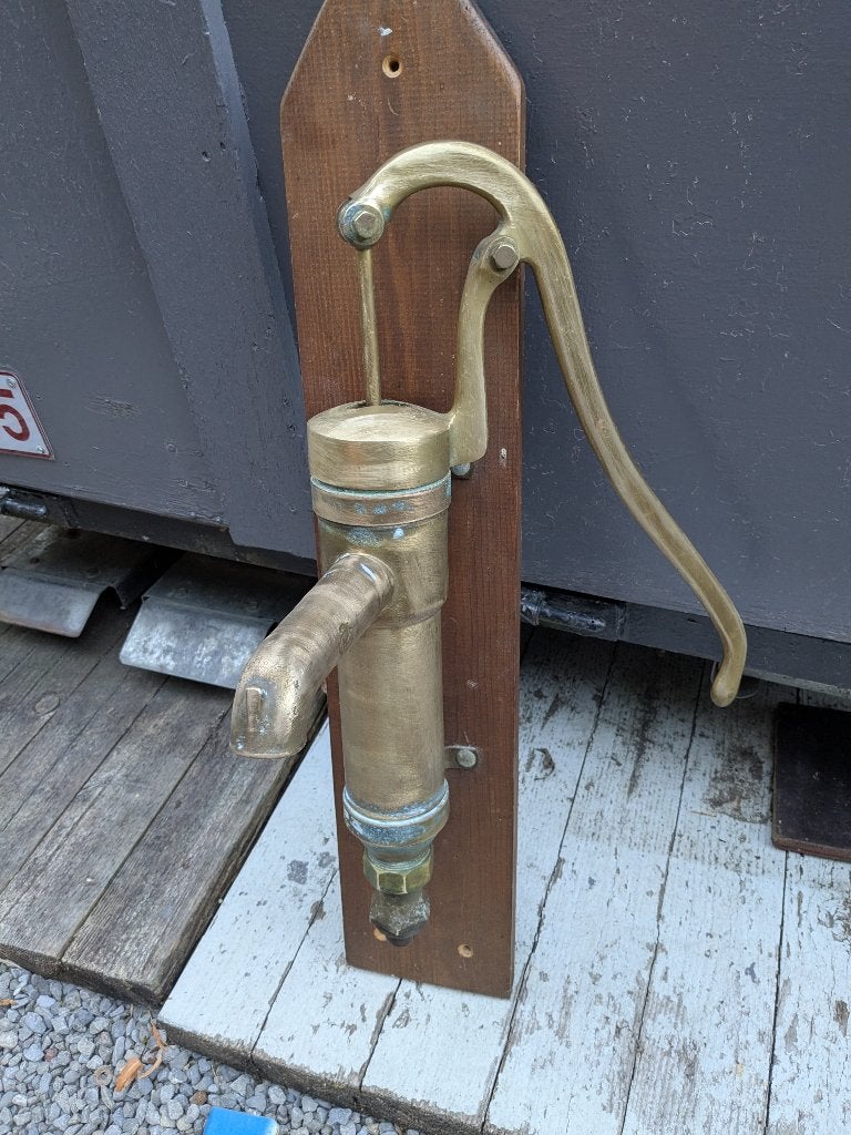 Ancienne pompe a eau, Enlèvement, Cuivre