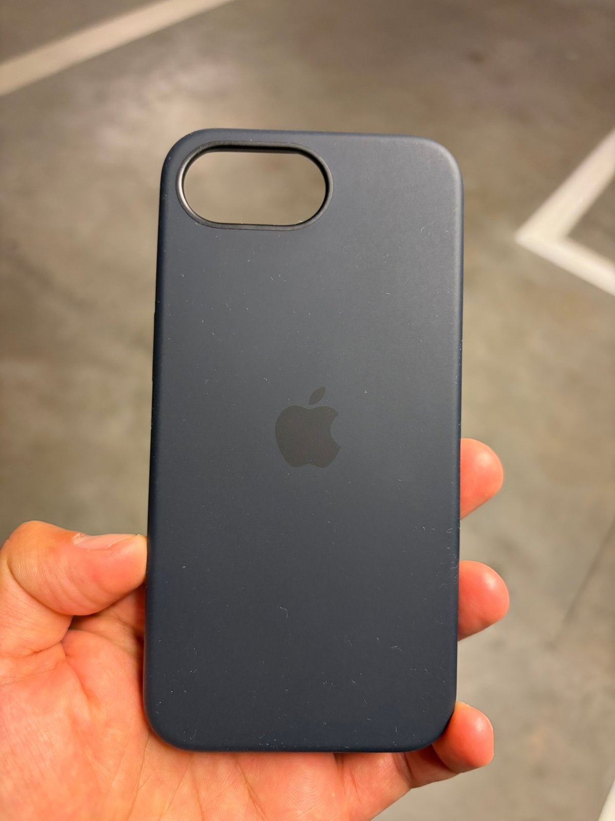 Coque silicone Apple 16e noir, Télécoms, Téléphonie mobile | Housses, Coques & Façades | Apple iPhone, Comme neuf, Enlèvement