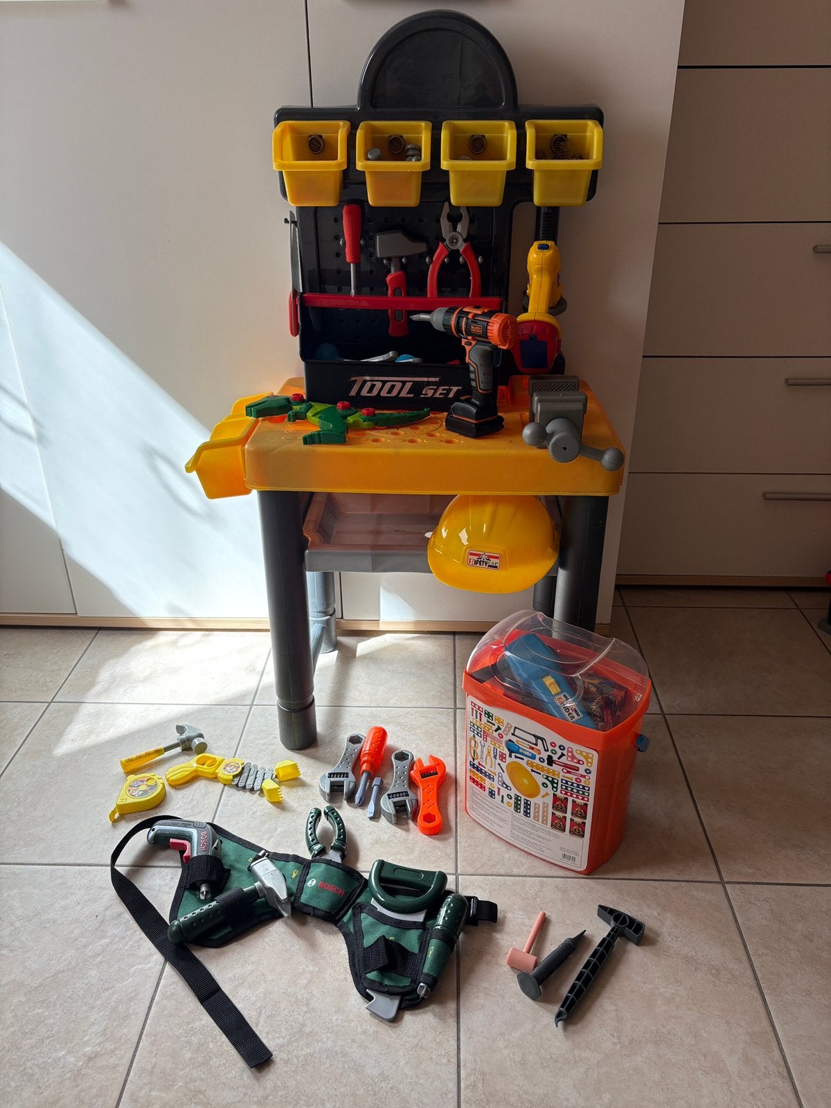 Werkbank met veel toebehoren, Kinderen en Baby's, Ophalen, Gebruikt