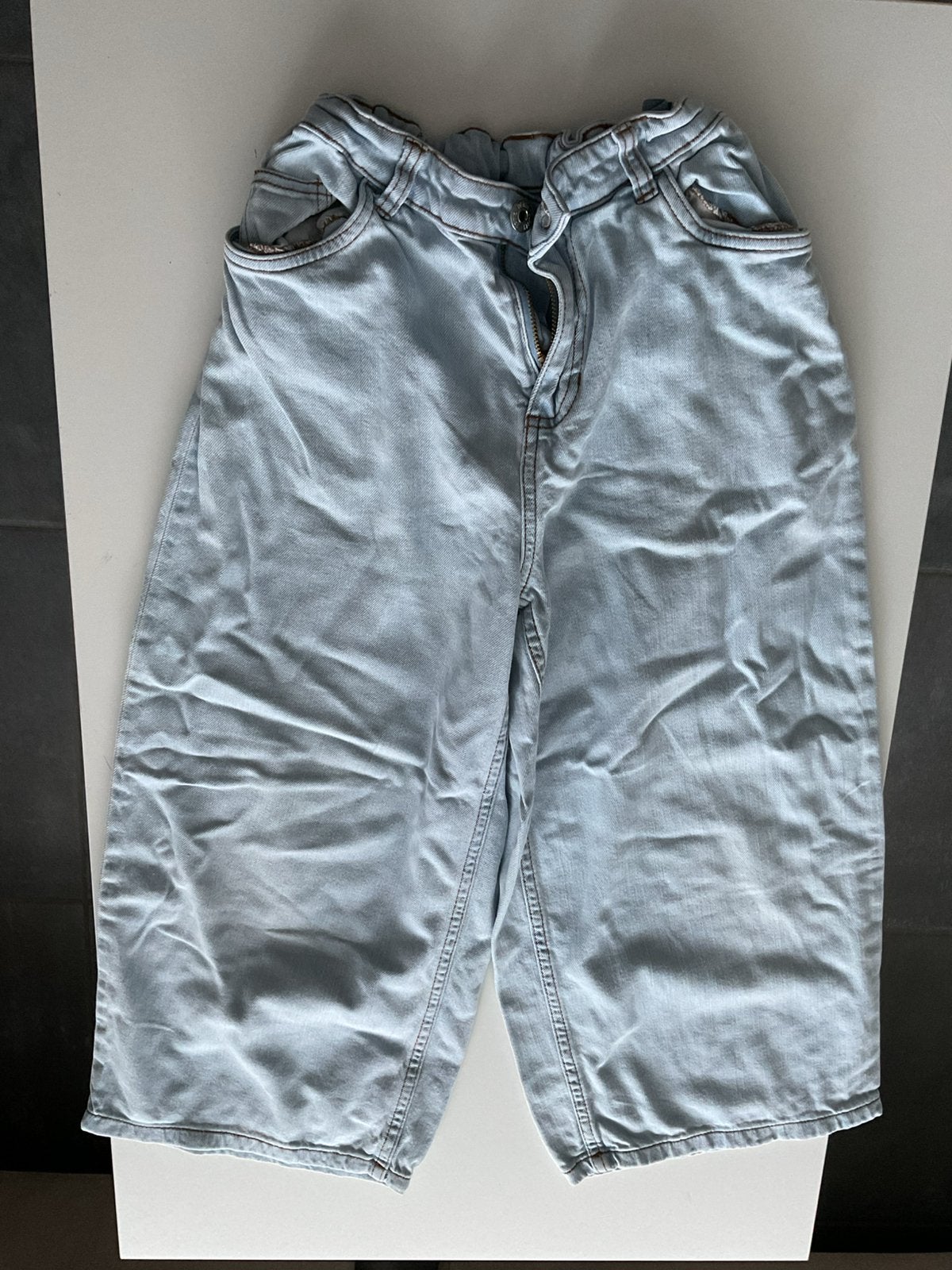 Lichtblauwe jeans met zeer wijde pijpen (maat 146), Enfants & Bébés, Vêtements enfant | Taille 146, Enlèvement ou Envoi, Comme neuf