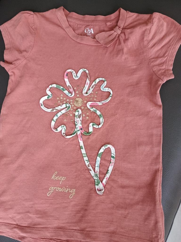T-shirt met bloem - maat 128, Kinderen en Baby's, Kinderkleding | Maat 128, Zo goed als nieuw, Meisje, Shirt of Longsleeve, Ophalen