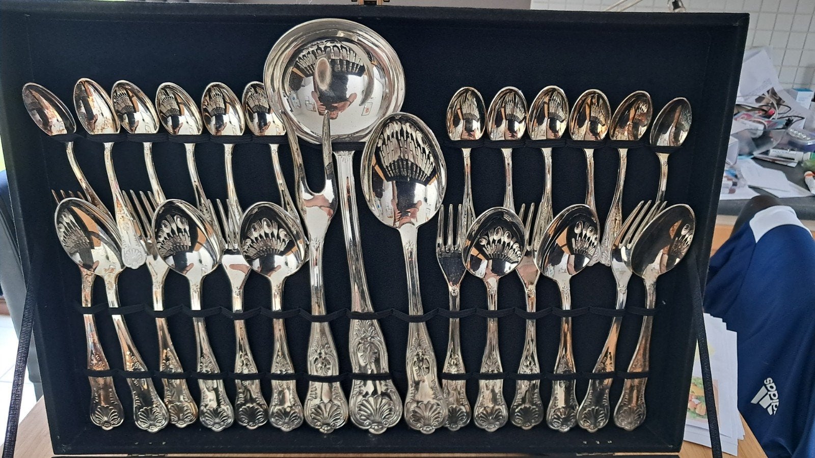 Zilver bestek. (AMZ 800), Enlèvement