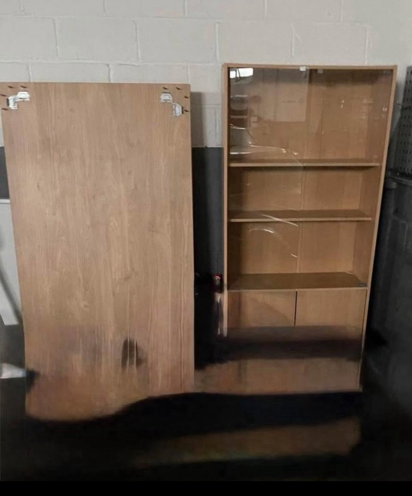 Zeer mooie houten eettafel en bijpassende vitrinekast, Maison & Meubles, Avec porte(s), 25 à 50 cm, Enlèvement, Utilisé