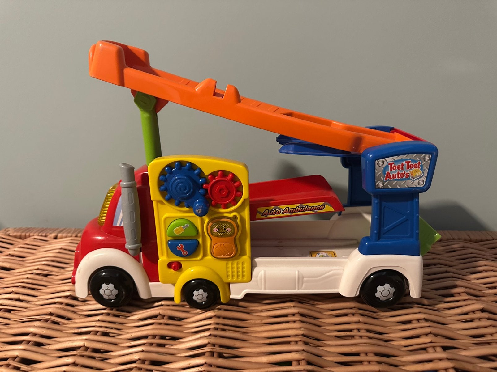 V-tech auto ambulance, Kinderen en Baby's, Speelgoed |Speelgoedvoertuigen, Ophalen, Zo goed als nieuw
