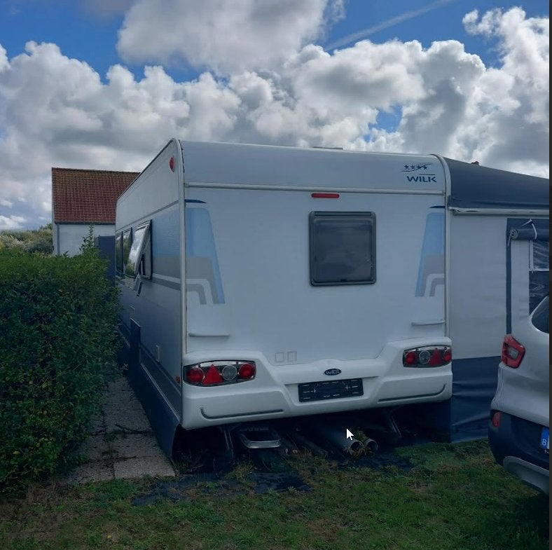 caravane WILK 2009+auvent ADM 2018+tente de garage+mobilier, Jusqu'à 4, 2 lits séparés, Particulier, Wilk