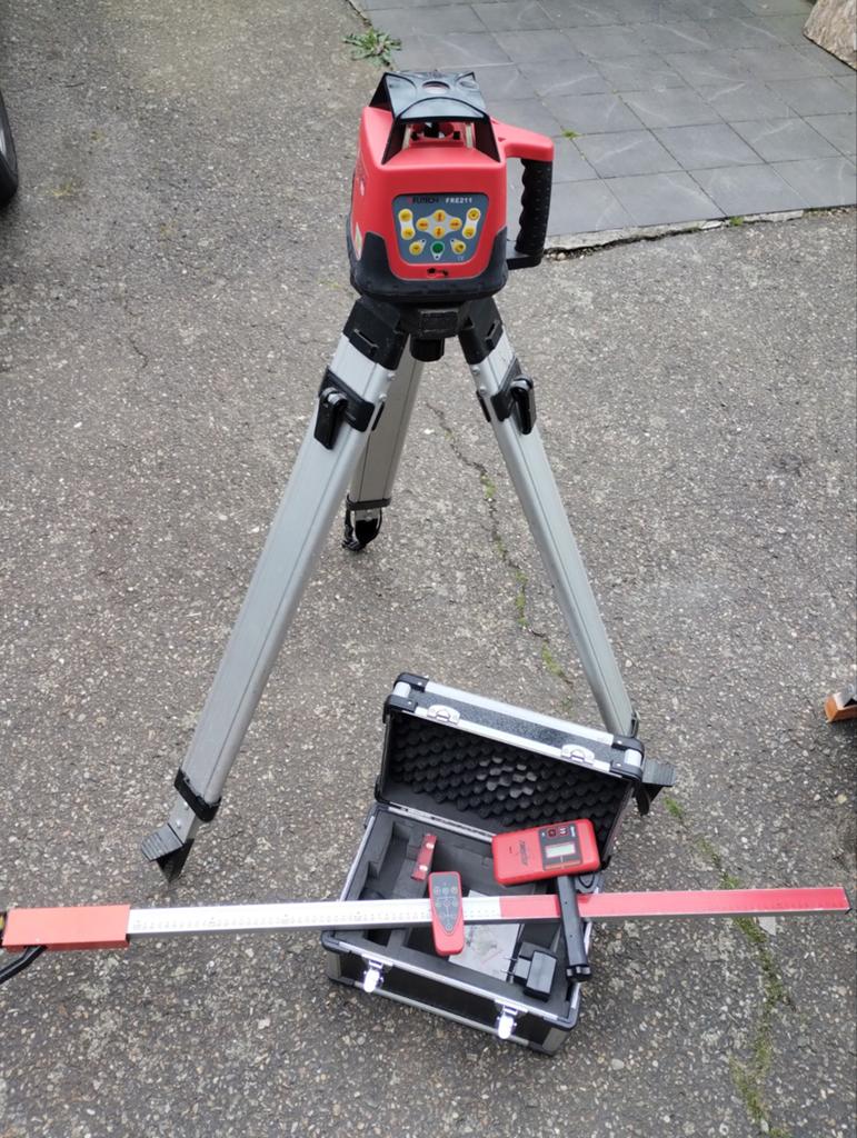 Futech laser met statief, Doe-het-zelf en Bouw, Ophalen