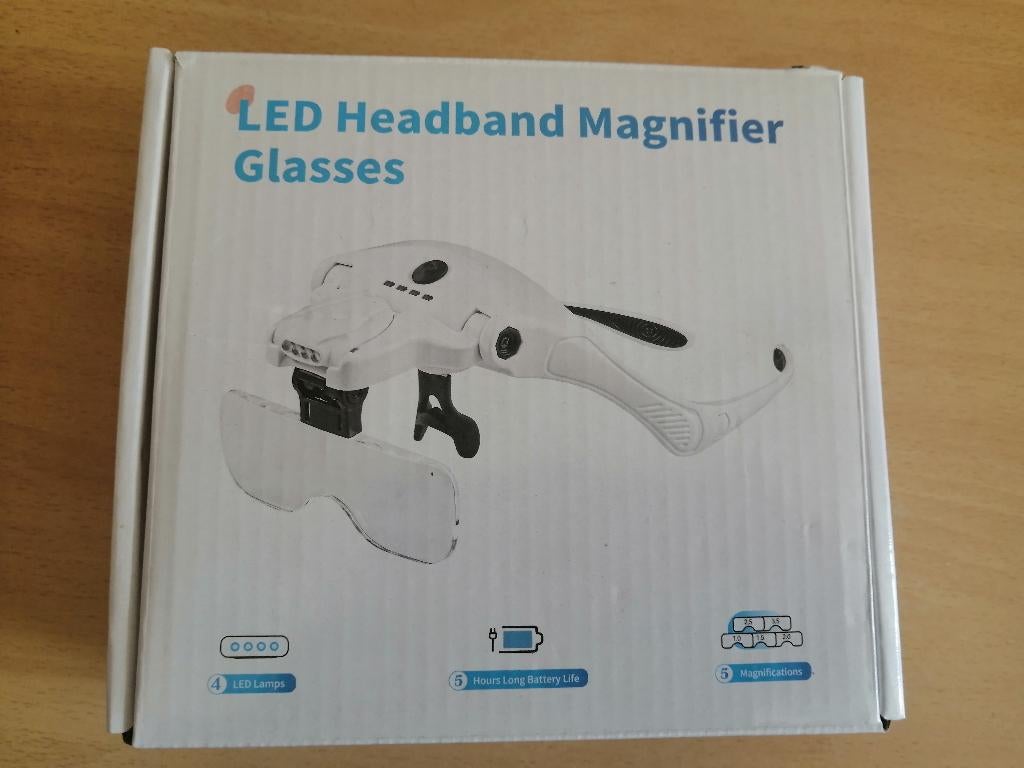 Loupe lunette éclairé par LED  + 5 lentilles 1,0x à 3,5x, Hobby en Vrije tijd, Vergrootglazen, Loepen en Loeplampen, Ophalen of Verzenden