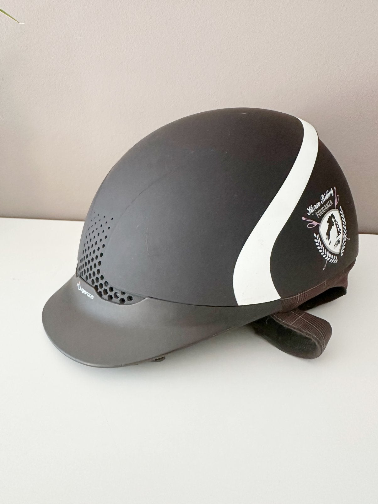 Donkerbruine cap L fouganza, Dieren en Toebehoren, Paardrijkleding, Ophalen of Verzenden, Zo goed als nieuw, L, Fouganza