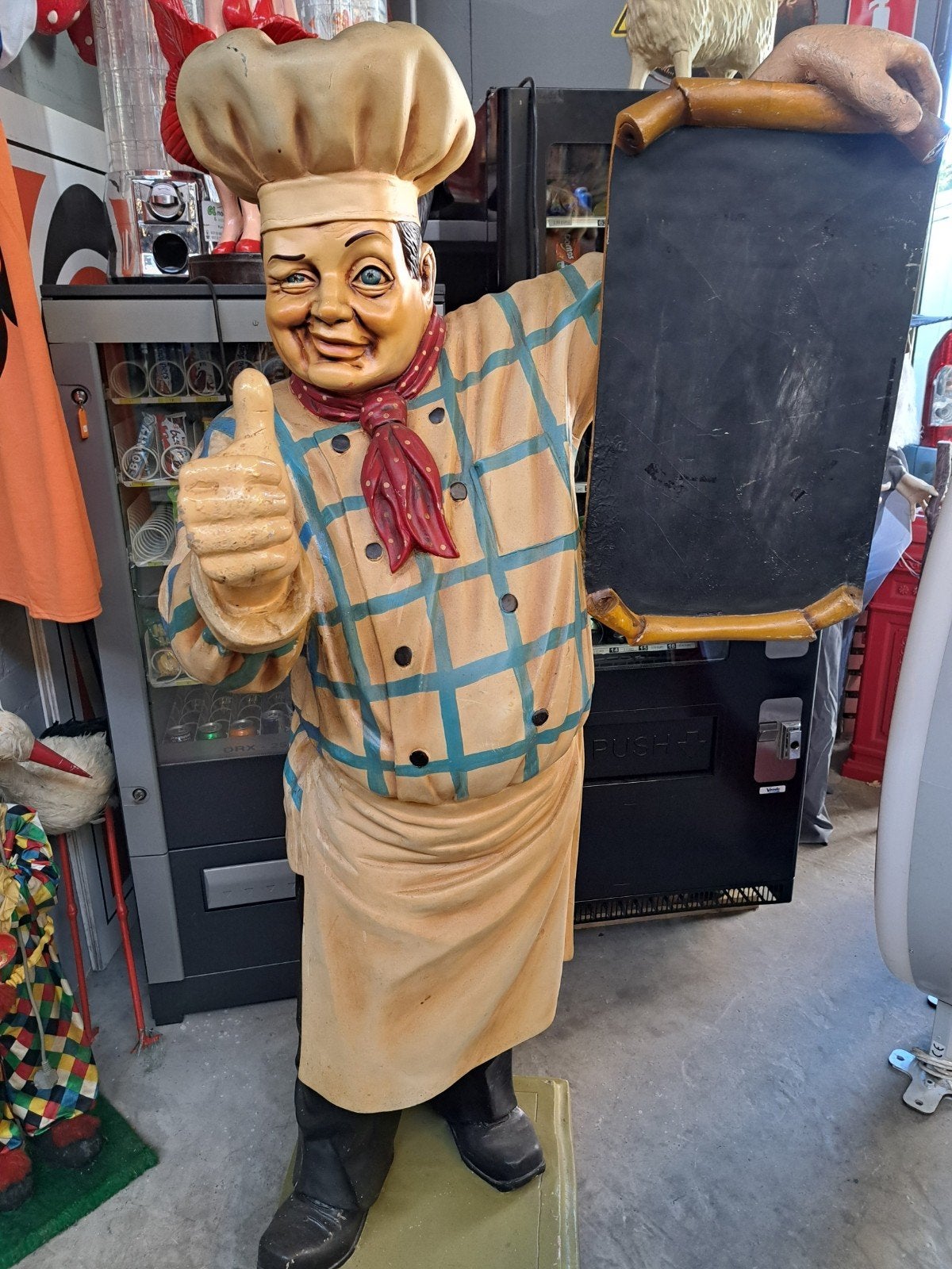 lifesize bakkers beeld met krijtbord, Collections, Enlèvement