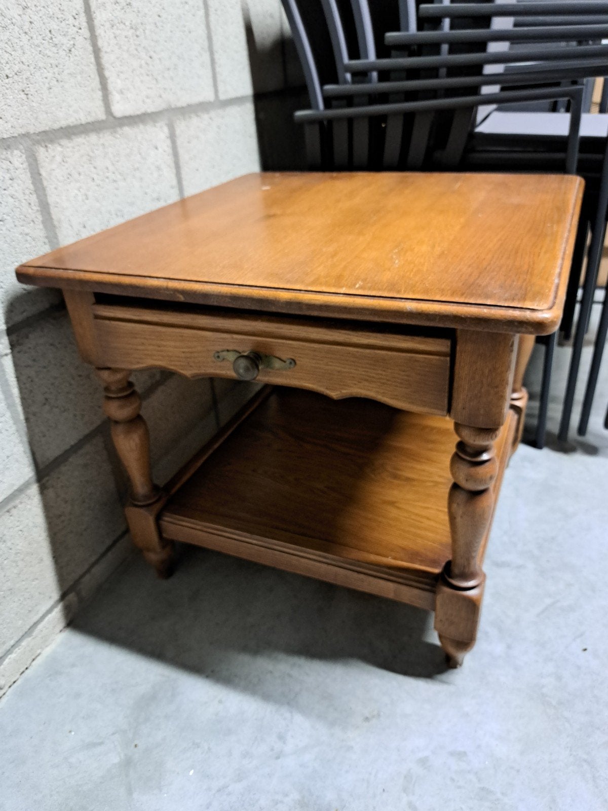 Bijzettafel met lade, Ophalen