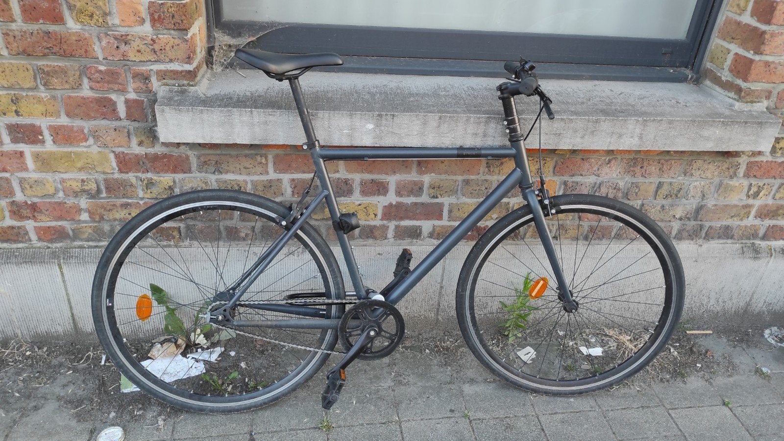 Btwin Elops Single Speed zwartgrijs verhoogd stuur. Maat L, Ophalen