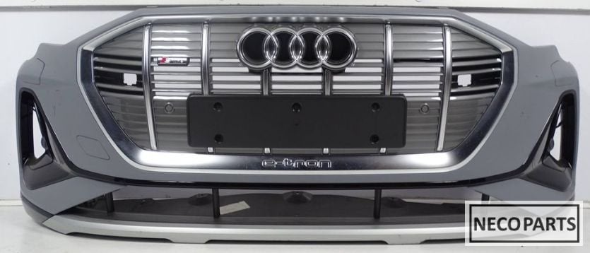 AUDI Q8 E-TRON VOORBUMPER BUMPER ORIGINEEL ALLES LEVERBAAR!!, Gebruikt, -, Voor, -